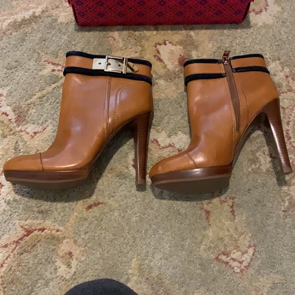 Tory Burch Belinda Cognac Bootie Size 9 - Picture 1 of 11